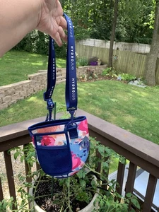 Jarra hidráulica de pizarra azul delicada manga floral y correa 73 OZ - Imagen 1 de 9