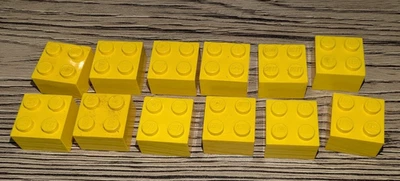 12 gelbe Lego Basic Steine Bausteine Grundbausteine 4 Noppen 2x2 - Bild 1 von 4