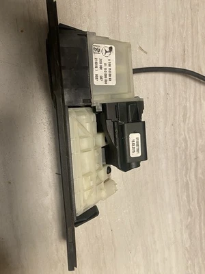 Batería auxiliar Mercedes-Benz GL 450 2015 4Matic 3,0 L V6 12 V 1,3 Ah Foto 1 de 4