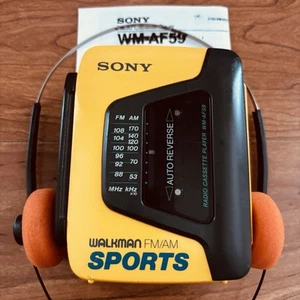Sony Walkman WM-AF59 Sports Yellow Cassette Player - New Belts - Reconditioned - Afbeelding 1 van 10