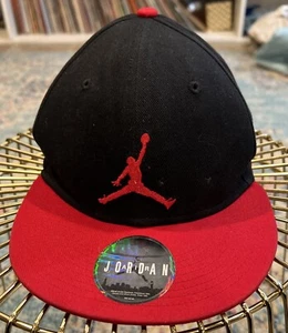Nike Air Jordan True Snapback Sombrero Bordado Jumpman Logo Gorra con Pegatina RARO - Imagen 1 de 6