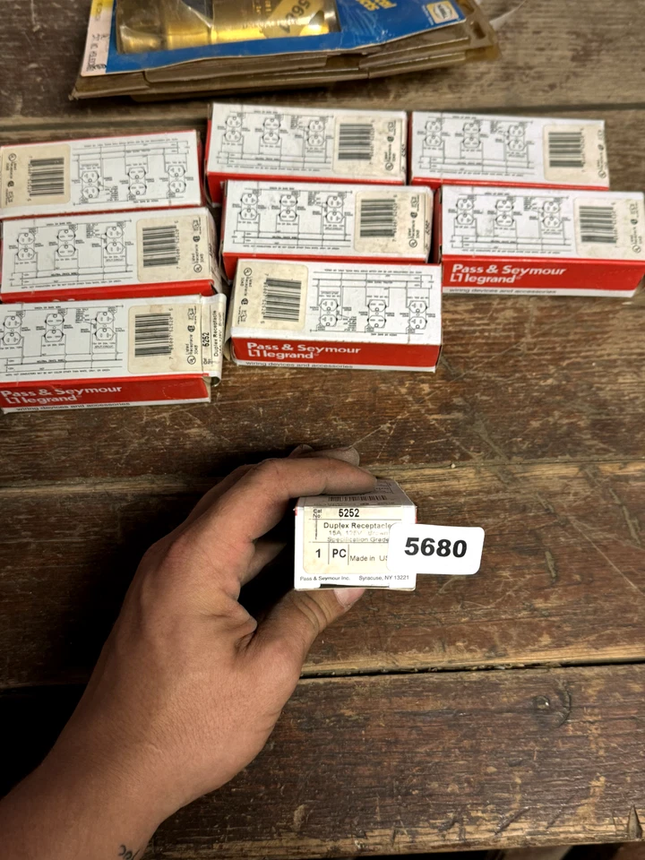 Pass & Seymour 5252 Duplex Receptacle 15A 125V, Lot of 9 - Image 1 of 1