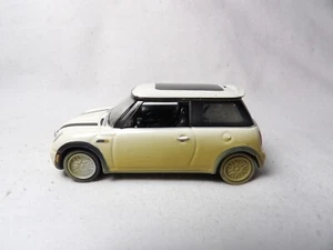MINI COOPER 2003 JOHNNY LIGHTNING HOLLYWOOD ON WHEELS 1:64 DIE-CAST - Picture 1 of 4