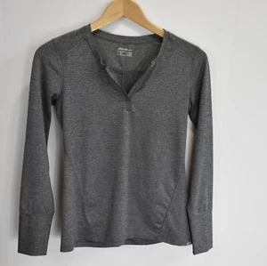 EDDIE BAUER Women’s Athletic Sweater Size XS Striped Gray Stretch Long Sleeves. - Picture 1 of 12