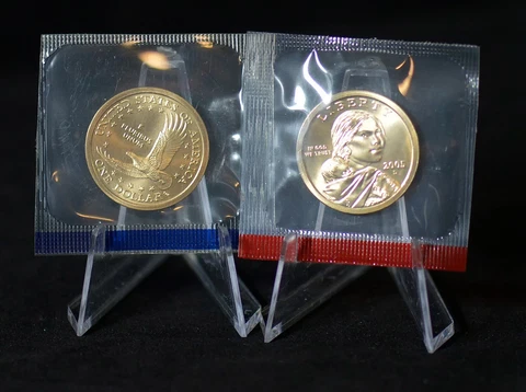 2005 P/D Sacagawea Native American BU Uncirculated Dollar 2 Coin US Mint Coins Cover