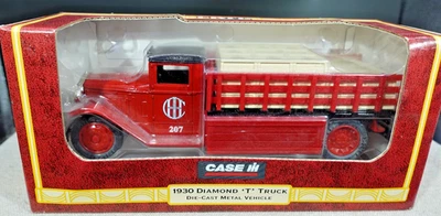 Ertl 1930 Diamond T Truck Case IH Coin Bank 1/24 Foto 1 de 3