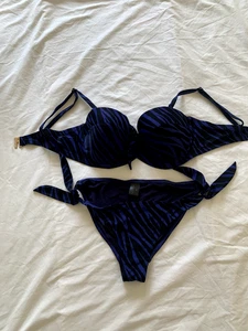 Beautiful new two piece zebra dark blue and black swimming suit - bra 34 DD - Picture 1 of 3