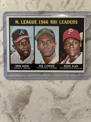 Topps N. League 1966 Home Run Leaders ARRON/CLEMENTE/ALLEN Foto 1 de 4