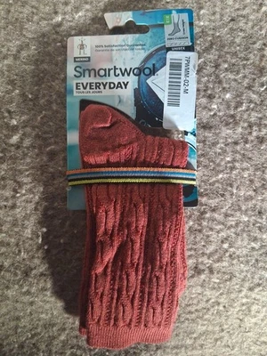 Smartwool Medium Med M Socks Crew Red Cable Women Pomegranate Merino Wool - Image 1 of 3