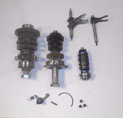 YAMAHA FZ6 COMPLETE TRANSMISSION GEAR SHIFT DRUM FORKS GEARS FZ-6 FZ600S kr - Image 1 of 4