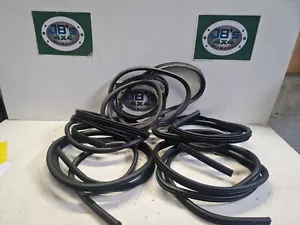 RANGE ROVER L322 SET OF 5 RUBBER DOOR SEALS 2011 - Picture 1 of 6