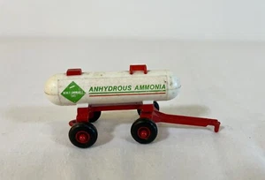 Ertl 1:64 scale Case IH International Anhydrous Ammonia Tank farm toy tractor - Picture 1 of 3