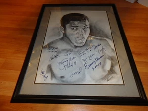 AUTOS LITOGRAFÍA ENMARCADA MUHAMMAD ALI ENMARAÑADA CON 10 AUTÓGRAFOS DE BOXEO Y FECHAS JSA CERTIFICADO DE AUTENTICIDAD - Imagen 1 de 7