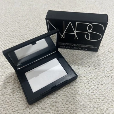 NARS Light Reflecting Setting Powder  Pressed  SHADE TRANSLUCENT CRYSTAL 3g - Image 1 of 2