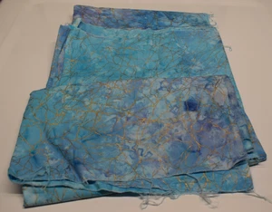 Baumwoll Batik 4 STÜCK STOFF KONVOLUT blau lila variiert METALLIC GOLD Palmen - Bild 1 von 5