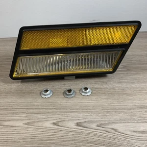 80-82 C3 Corvette LEFT Front Corner Marker Light Drivers Side Turn Signal Lamp - Picture 1 of 4