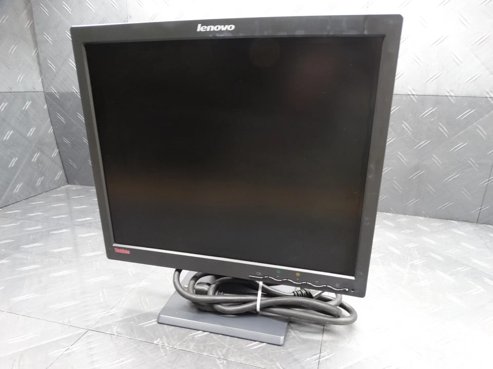 Lenovo Thinkvision 17in LCD TFT Monitor 9227-AE1 W/ Power Cord - Image 1 of 4