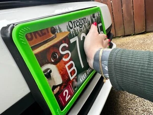 2Pk Silicone Green License Plate Frame Cover Rust-Proof Weather-Proof New Kit - Picture 1 of 7