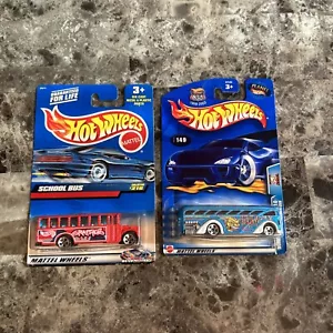 (b10) Hot Wheels Work Crewsers 3/10 & # 216 Graphics School Bus (2 Bus Lot ) - Picture 1 of 1