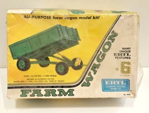 1/25 ERTL JOHN DEERE FARM WAGON #8006 SEALED VINTAGE MODEL KIT BOX DAMAGED - Picture 1 of 6