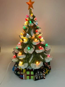 RARE!! Vintage ATLANTIC MOLD Light Up Ceramic Flocked Tree Presents Base Scene - Picture 1 of 16
