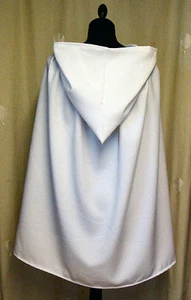  CAPPELLO/MANTELLO BIANCO CON CAPPUCCIO GANDOLPH - STREGA BIANCA - REGINA DI GHIACCIO  - Foto 1 di 2