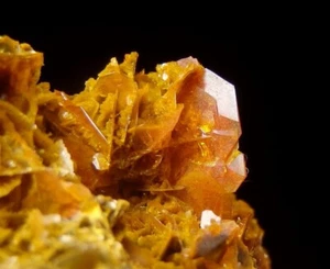 WULFENITE bei cristalli arancioni -- CINA - Kuruktag Mountains /pl467 - Foto 1 di 18