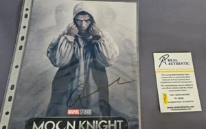 Poster 12x9 firmato Oscar Issac (Moonknight) con certificato di autenticità - Foto 1 di 4