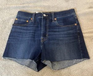 Pantaloncini Levi's High Rise taglio sfilacciato blu denim 28 - Foto 1 di 9