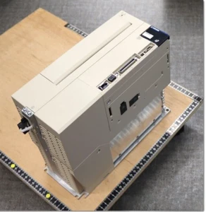 Yaskawa Servotreiber SGD7S-330A00A020 5,0kW AC200V getestet aus Japan - Bild 1 von 6