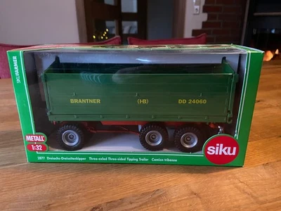 Siku Farmer 1:32 Brantner 2877 Rimorchio ribaltabile su tre lati (HB) DD 24060 - Immagine 1 di 4
