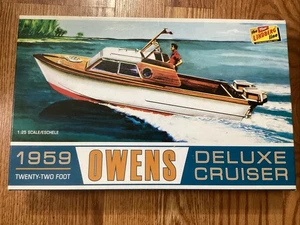 Lindberg Line 1959 Owens Deluxe Cruiser, Model HL222/12 1:25 Scale Unbuilt - Picture 1 of 2