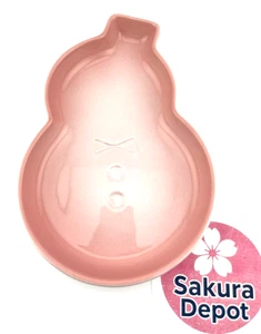 Le Creuset Snowman Dessert Plate Shell Pink Stoneware Christmas Holiday Dish New - Picture 1 of 14