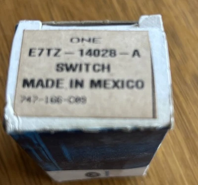 Interruptor de botón de bloqueo de puerta eléctrico 1987-91 Ford Truck, 1987-91 Ford Bronco  Foto 1 de 4