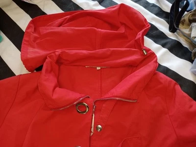 Et dieu crea la femme Ladies Short Trench Coat Sz14 Red Chrome Zip Closure Hood - Image 1 of 4