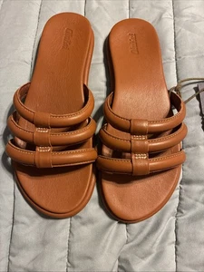 Olukai Women's NWT Tiare Slide Comfort Sandal Fox Brown Leather Size 9 - Picture 1 of 9
