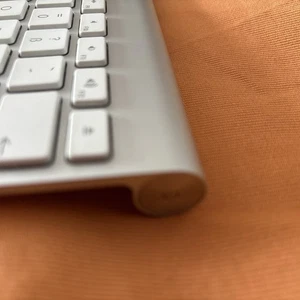 Oringianl Funk Tastatur/ Keyboard Apple Deutsche Tastatur - Bild 1 von 5