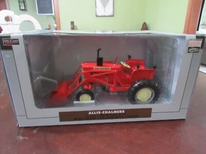 SPECCAST 1/16 ALLIS-CHALMERS D-15 WF TRACTOR WITH LOADER - NIB - NEVER DISPLAYED - Picture 1 of 9
