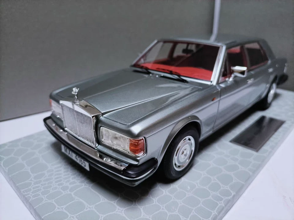 New AMC 1/18 Rolls Royce Silver Spirit 1985 Silver Gray resin model car - Image 1 of 4