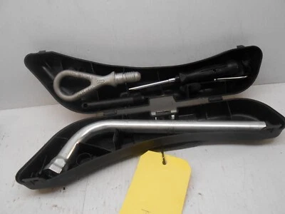 Kit de llave de tuerca de rueda y gancho de remolque para Audi A4 2005 OEM 8E0012111A CG0596 Foto 1 de 4