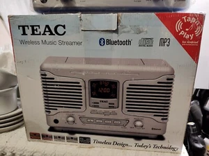 TEAC SL-D800BT Retro Design wireless music streamer With AM/FM And CD Player NIB - Picture 1 of 12