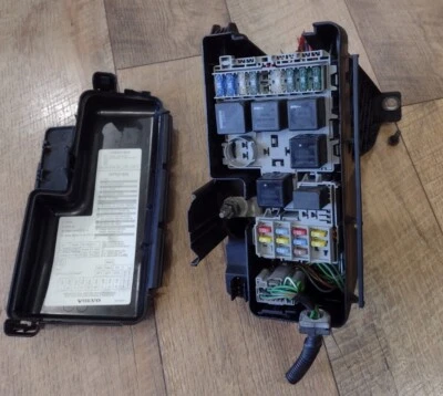 2003-2014 VOLVO XC90 FUSE BOX RELAY ELECTRONIC  XC70 V70 S60 8690698 - Image 1 of 4