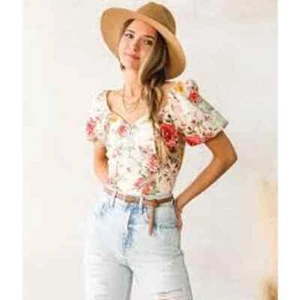 Neu mit Etikett Buckle A pfirsichfarben Blumen Chiffon Stretch Boho bauchfreies Oberteil Puffärmel Größe Small - Bild 1 von 15