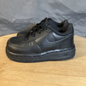 Nike Air Force 1 LE Unisex Toddler's US 5C Triple Black Sneakers JQ2 DH2926-001 - Picture 1 of 9