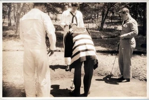 1953 Photo of Golfers Putting Attendant In Striped Coat Forest Course - Picture 1 of 2