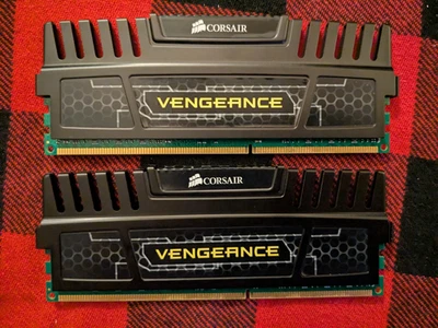 2x Corsair Vengeance 8GB Kit (2 x 4GB) PC3-14900 DDR3-1866MHz CMZ8GX3M2A1866C9 - Image 1 of 2