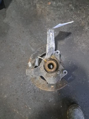 Eje/nudillo delantero izquierdo lado del conductor Impala Sku #4114624 2010 Foto 1 de 4