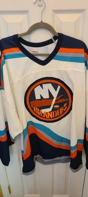 New York Islanders CCM Jersey - Image 1 of 2