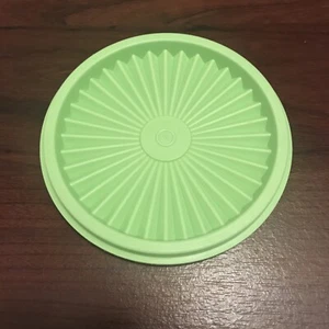Tupperware Vintage Servalier Fan Design Replacement Lid Lime 5” #812-17 - Picture 1 of 5