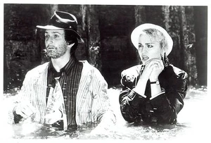 1986 Vintage Photo Sean Penn & Madonna on set filming "Shanghai Surprise" movie - Picture 1 of 2